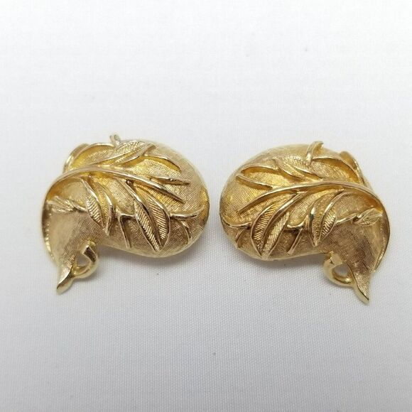 Vintage Sarah Coventry Leaf Shape Clip On Earrings, Gold Tone, Signed Estate - Picture 7 of 7